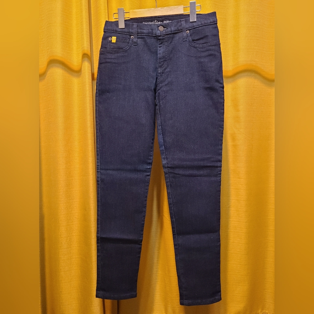NWOT Second YOGA Jeans - Size 28